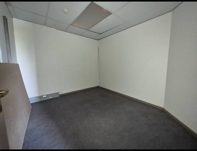 1,669M² OFFICE FOR SALE IN SUNNINGHILL